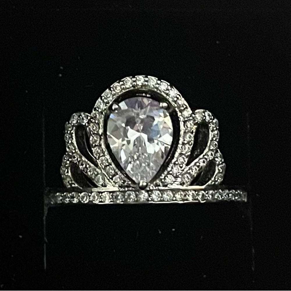 Gorgeous Ring Tiara Crown Style Size 8